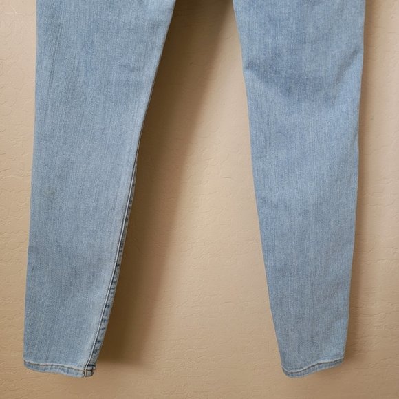 Good American Distressed Light Wash Good Legs Skinny Jeans - Picture 10 of 14